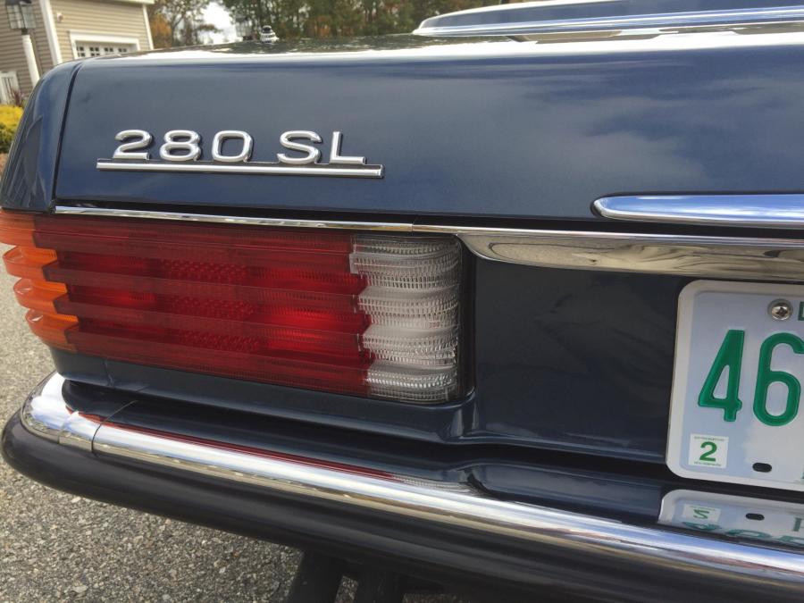 Логотип Mercedes-Benz 280 SL (R107) 1983 года  (EU) (фото 27 из 120)